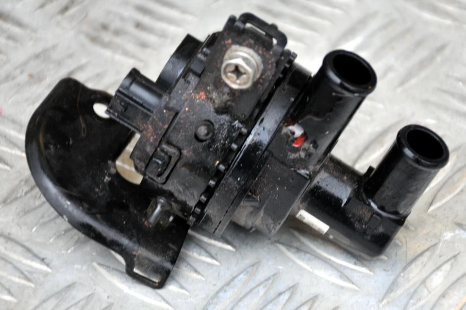 Bomba de agua Lexus RX450h 2019-2022 064100-1301 Foto 2 de 3