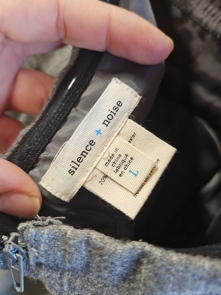 Vestido Silence + Noise sin tirantes grande para mujer gris plisado 30 % lana Foto 2 de 4