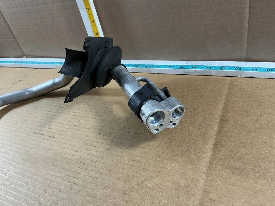Tubo de manguera de línea líquida evaporador de aire acondicionado Audi A7 Quattro 2012-2018 4G1260712D OEM Foto 3 de 4