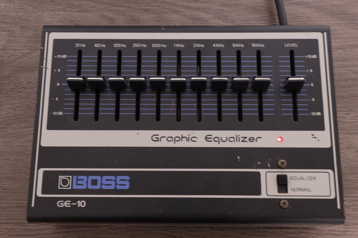 Boss GE-10 70s 80s Graphic Equalizer buffer 10 bands EQ EVH 100V