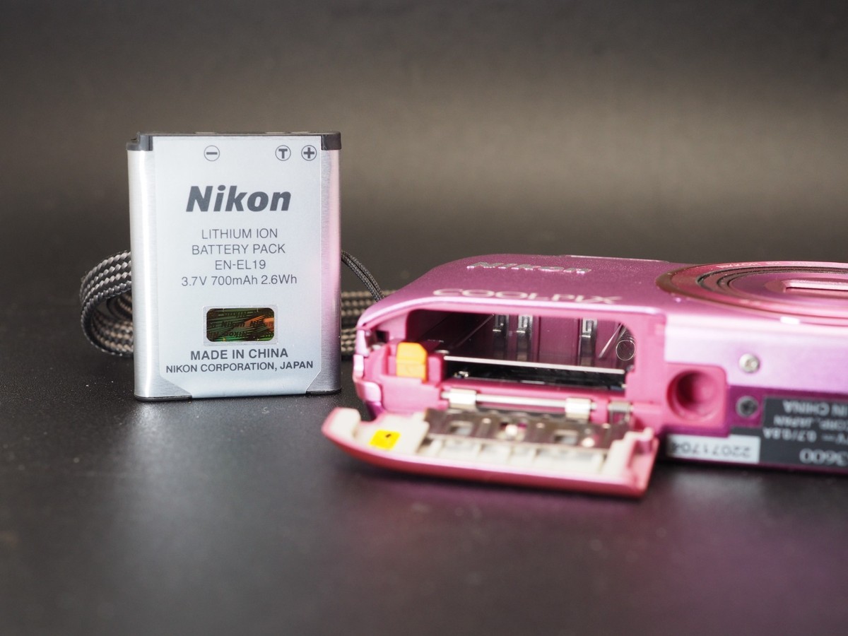 Nikon Coolpix S3600 Pink 20.1MP 8x Zoom Digital Camera From JAPAN