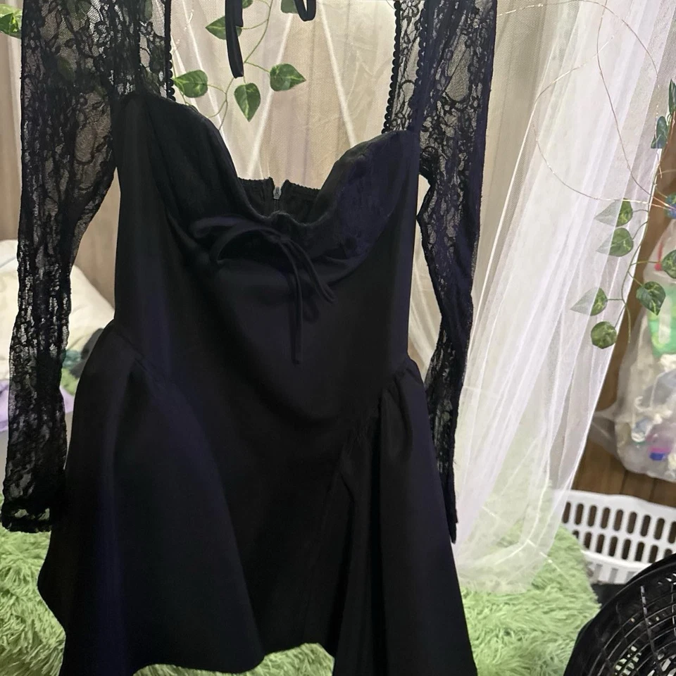 Mujer Negro Elegante, Vestido de Noche, Corto, Encaje Manga Larga, Escote Corazón Foto 3 de 4