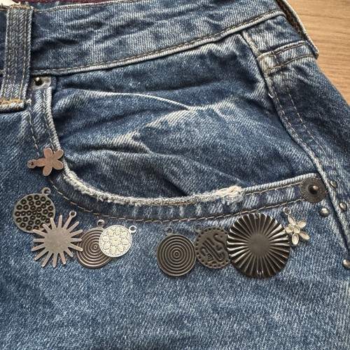 BDG Jaya Embellished Wide Leg Baggy Boyfriend Jeans Wmn 28 W Urban Outfitters - Picture 8 of 13