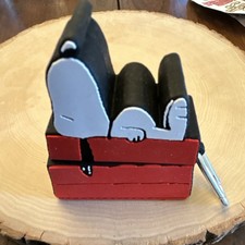 Peanuts Snoopy Doghouse Apple AirPod Pro case. Collectible 2025