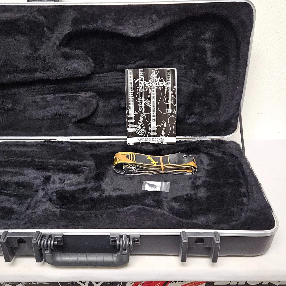 Guitarra Fender SKB American Standard Strat 2008/tele estuche rígido EE. UU. Foto 2 de 4