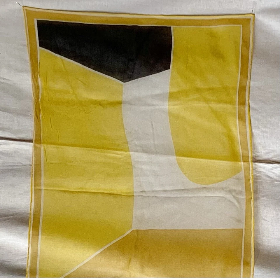 BUFANDA DE SEDA VERA NEUMANN VERAHEER Mod GO GO Bloque de Color 15"x45" VTS36 de colección Foto 3 de 4