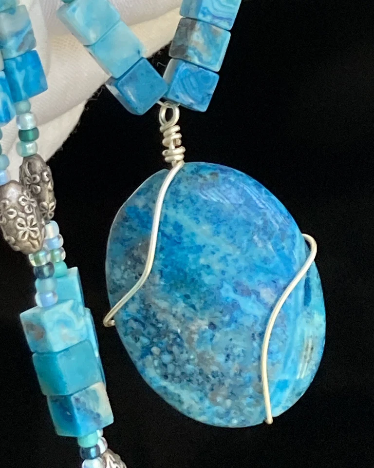 Collar colgante de crisocola envuelto en plata cuentas cuadradas 18 pulgadas palanca 45 g damas Foto 2 de 4