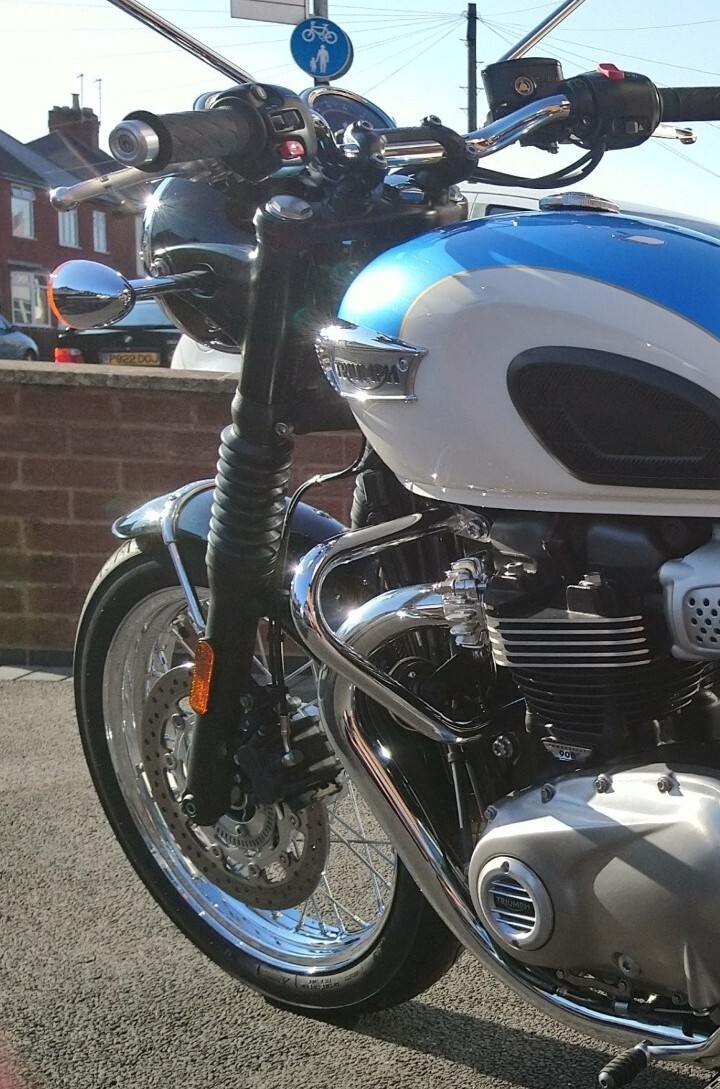 A9788073 GENUINE TRIUMPH T100 T120 DRESSER BAR KIT eBay