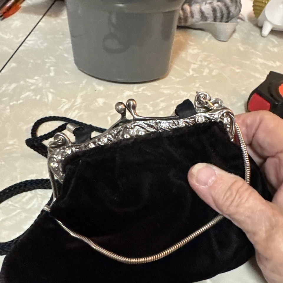 Bolso de Noche Kate Landry Borgoña Terciopelo Cierre con Joyas Pequeño Elegante Cartera Foto 4 de 4