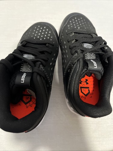 Zapatos deportivos botines negros talla 9 Under Armour para niños - Imagen 8 de 8