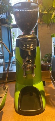 Compak E10 Coffee Grinder   68mm Burrs, 800W, Professional Espresso Mühle, Green