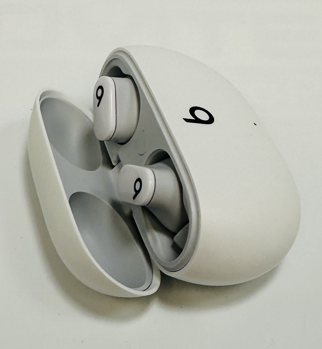 Beats Studio Buds - True Wireless Noise Cancelling Earbuds -White