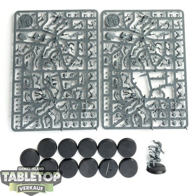 Blood Bowl - 12 Elven Union Team: Elfheim Eagles - teilweise gebaut