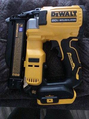 DEWALT  20V 18 Ga Crown Stapler