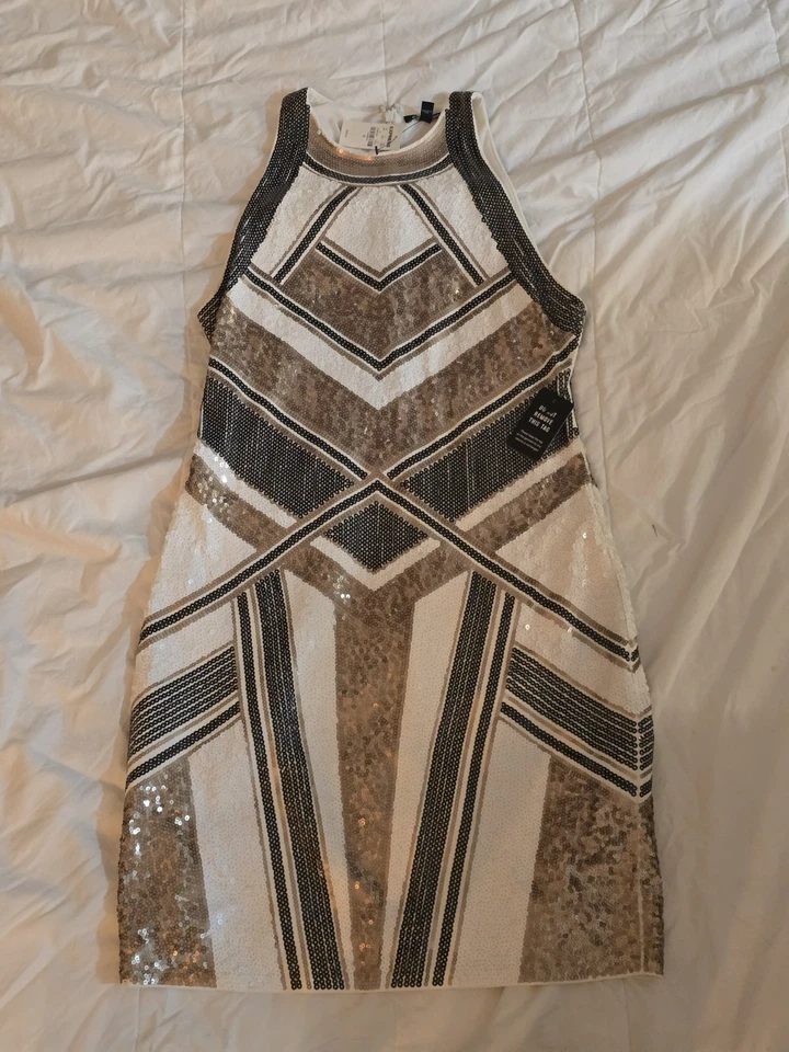 Vestido Express Lentejuelas Body Con Negro y Dorado Talla Mediana Foto 2 de 4