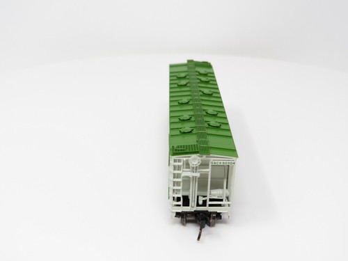 Atlas N 50006344 WR Grace GACX 3500 cu ft Dry-Flo Covered Hopper Freight Car - Picture 7 of 9