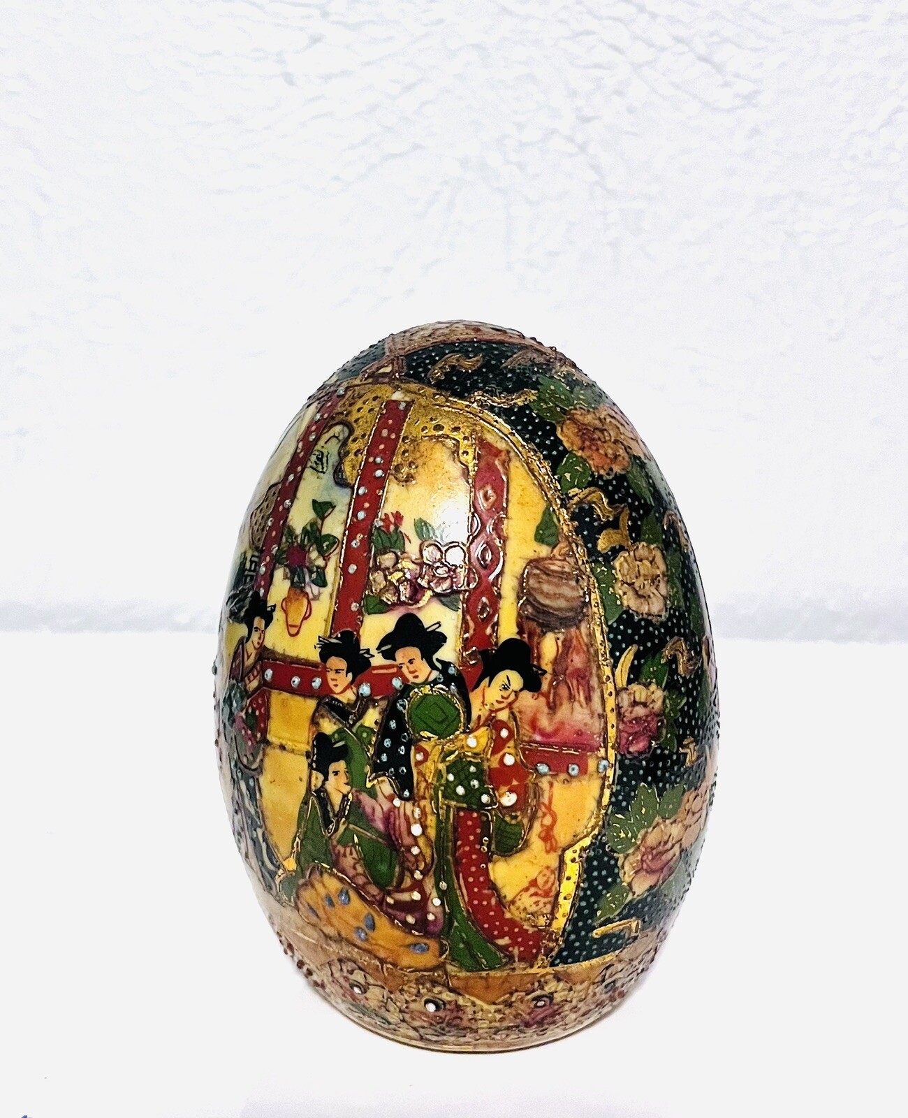 Vintage Hand Painted Gold Gilt Satsuma  Porcelain Egg 5.5”