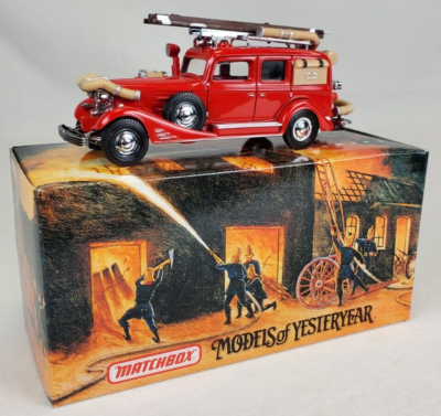 Matchbox Yesteryear YFE03 – Cadillac Fire Wagon 1953 (Modèle Réduit, Occasion)