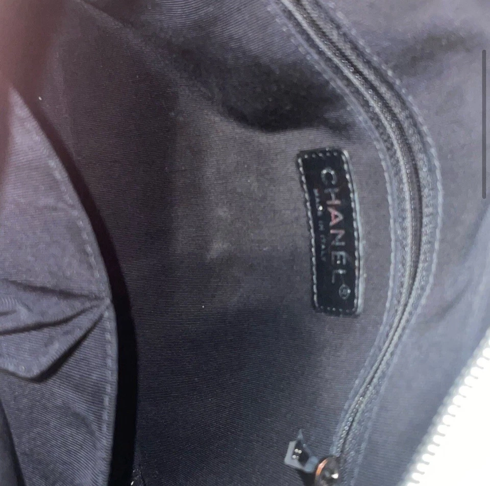 Bolsa Chanel branca pele de cordeiro preta ombre cravejada - Imagem 4 de 4