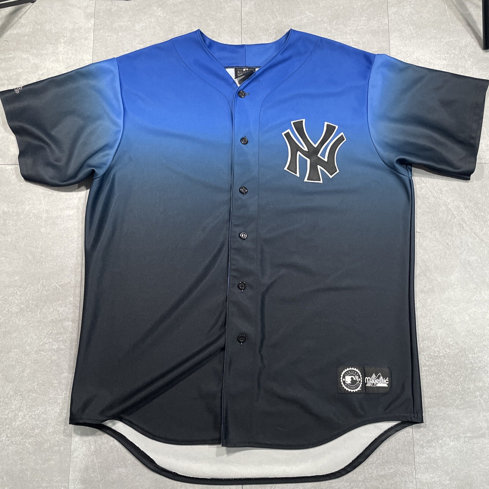 Vintage New York Yankees mens XL Majestic jersey Blue gradient MLB USA made