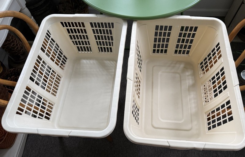 Lot Of 2 Vintage Rubbermaid Almond Rectangle Laundry Baskets