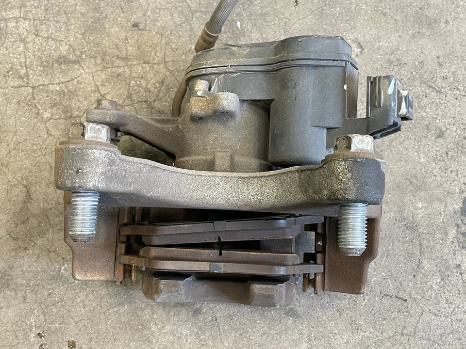 Pinza de freno trasera izquierda Ford F150 2015 2016 2017 1597 OEM Foto 4 de 4