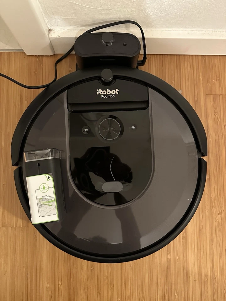 iRobot Roomba i7, Sehr guter Zustand, 1 Virtual Wall + neue Ersatzteile - Bild 3 von 4