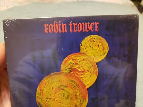 Robin Trower - No More Worlds To Conquer - Picture 4 of 20