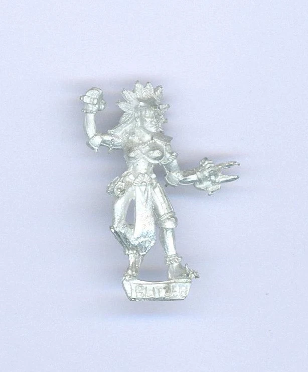 CITADEL Warhammer OOP Blood Bowl Amazon Spieler Blitzer B