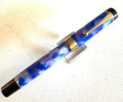 NEW Jinhao Blue mottled  Fountain Pen Gold trim.  FINE smooth 18 KT gold nib.