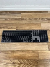 Apple A1843 Wireless Bluetooth Magic Keyboard With Numeric Keypad BLACK