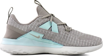 light gray nike shoes