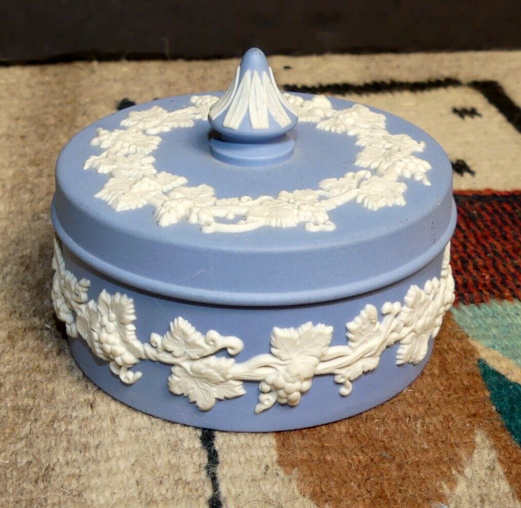 Vintage Wedgwood Blue Jasperware Round Trinket Box & Lid MINT! | eBay