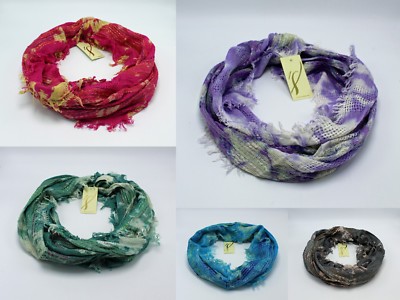 New ''Collection 18'' Blossom Wash Mini Loop 20X18 inch w/Knotted Fringe - L15