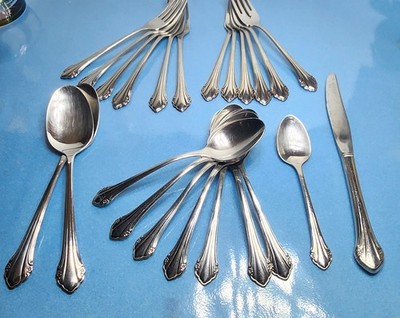 23 Pieces 1881 Rogers Stainless  Onieda  Repose flatwear 