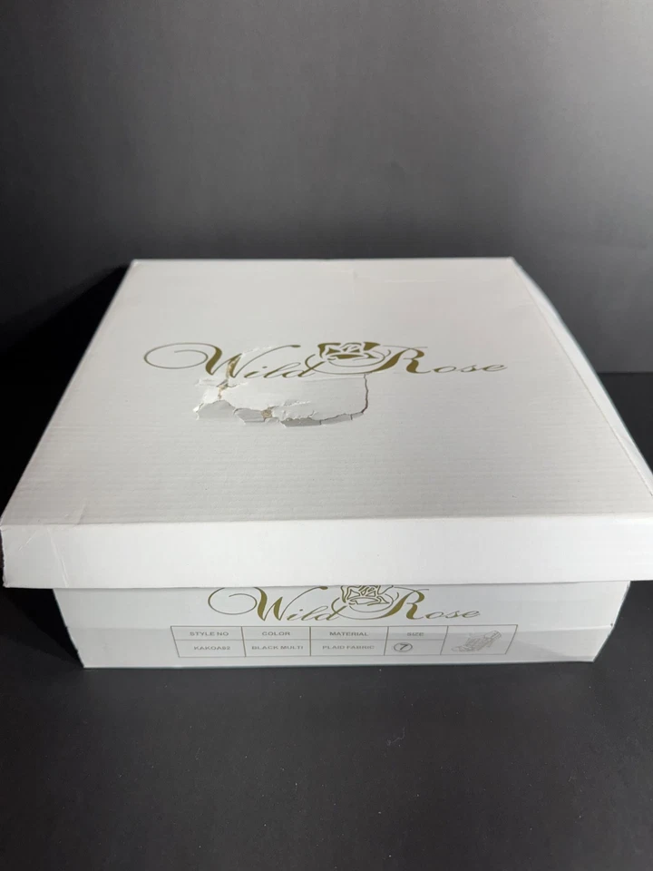 Tacón de salón de tela a cuadros Wild Rose con hebillas punta abierta para mujer talla 7 de EE. UU. Foto 4 de 4