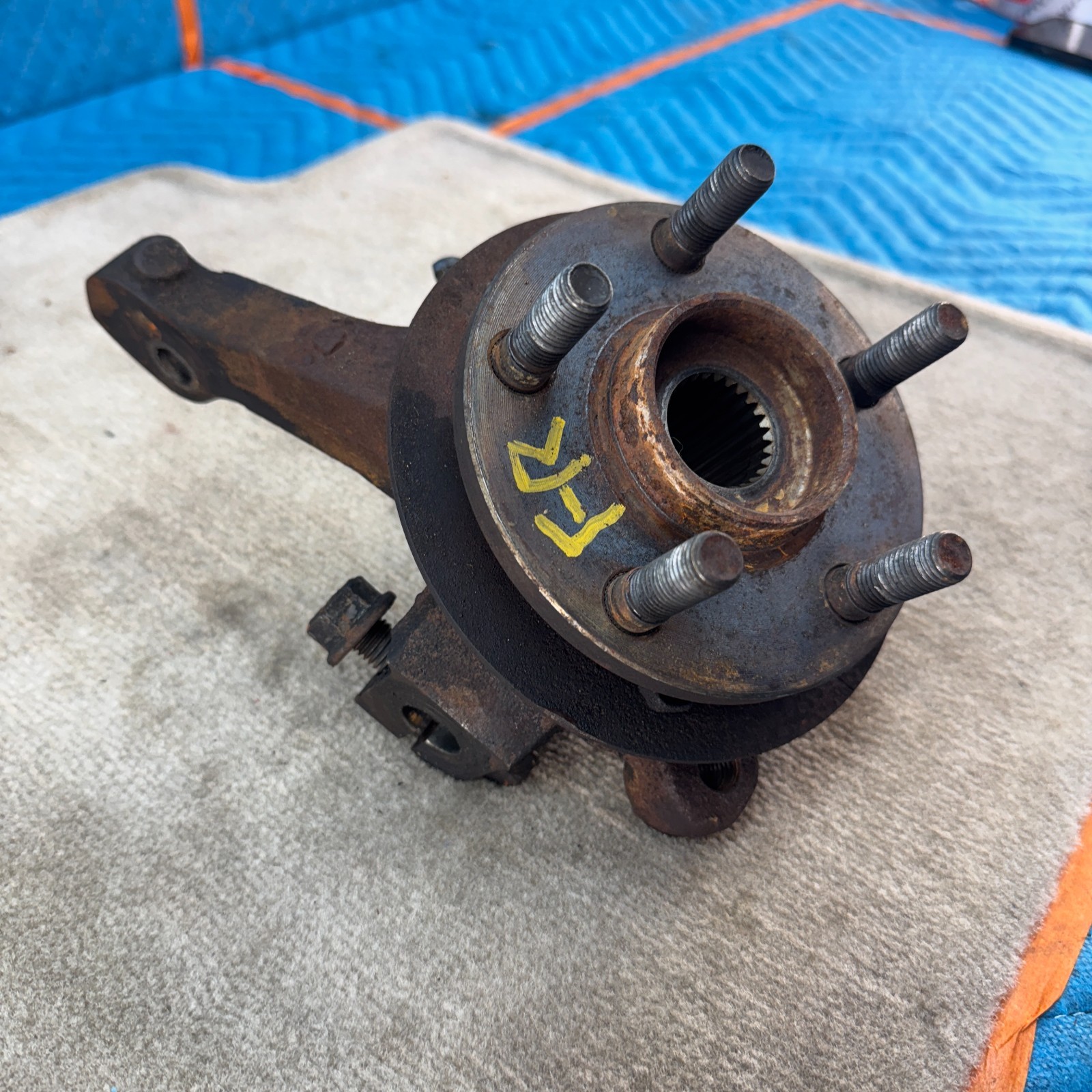 1989–1991 CHRYSLER MASERATI Front Right Steering Knuckle with Hub OEM