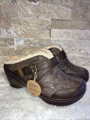 JBU By Jambu Sweden Women s 7.5 ShoeWedge Clogs Vegan Leather Buckles Brand New!