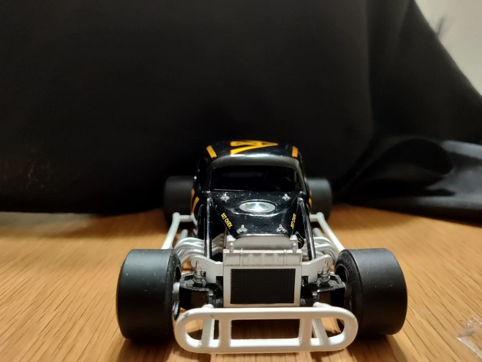 Литая модель модифицированного купе коллекционные предметы мускатный орех ERTL 1:25 - Изображение 2 из 4