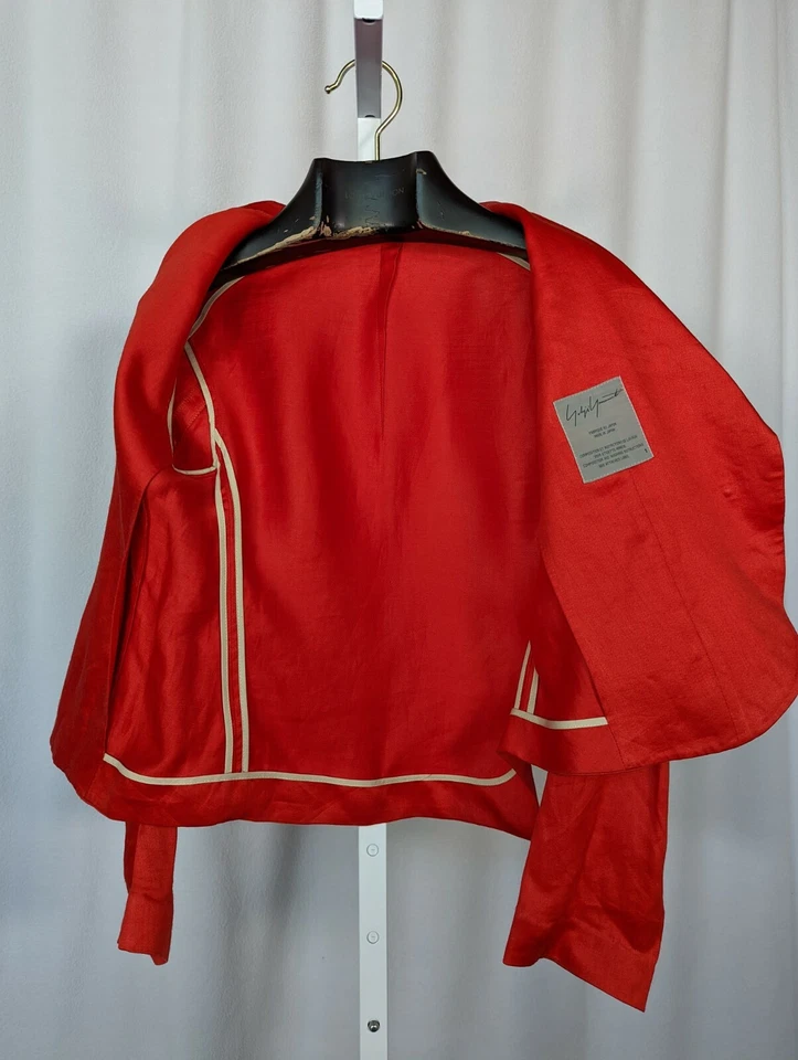 Chaqueta Blazer Yohji Yamamoto Rojo Teñido Recortado Seda Asimétrica Talla 1 Japón Foto 4 de 4