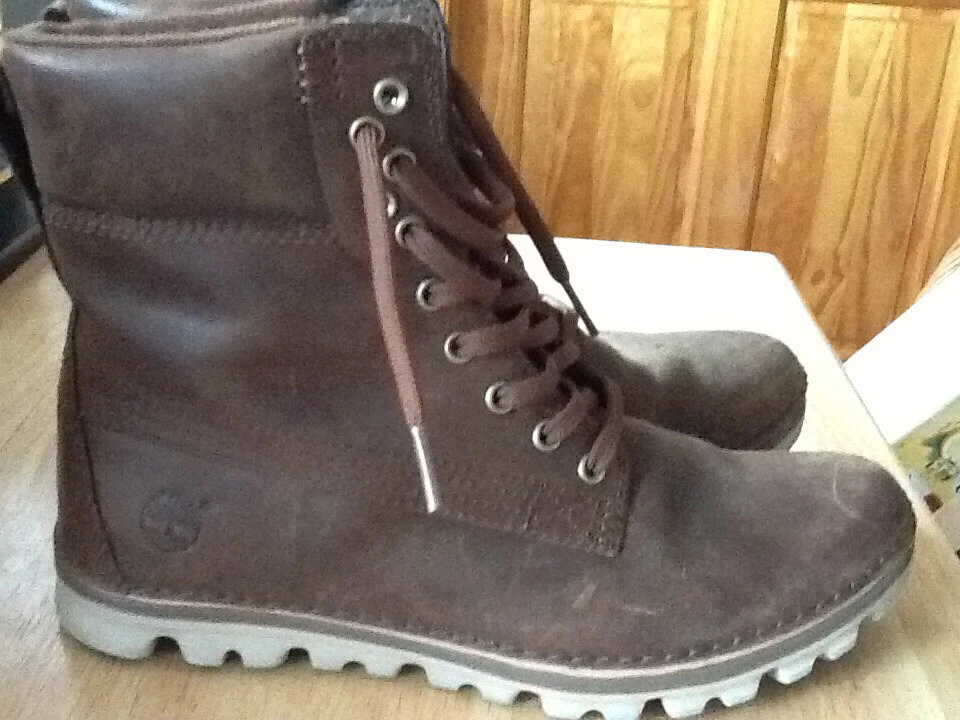 Women’s Timberland Earthkeeper Light weight casual boot comfortable brown Sz 8.5