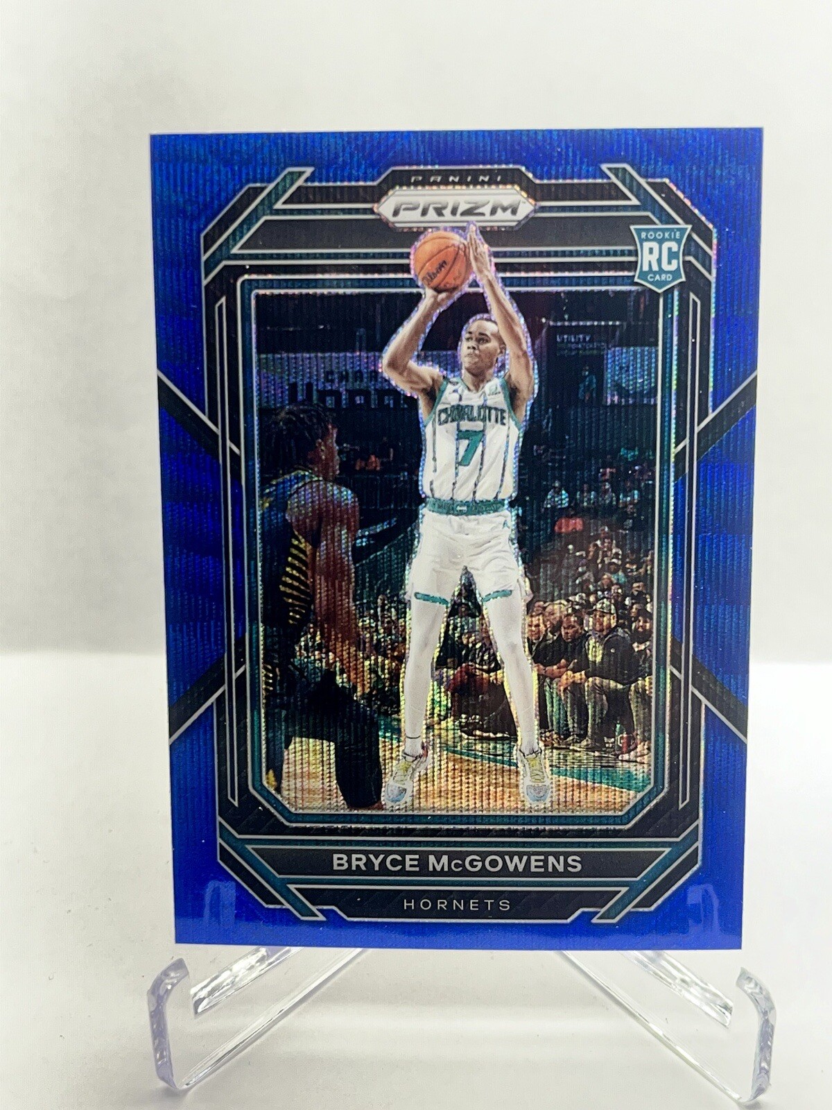 Bryce McGowens- 2022-23 Panini Prizm Blue Wave #222 HORNETS (RC)