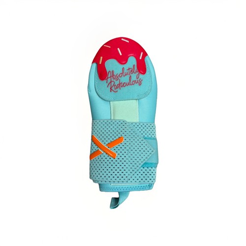 ABSOLUTELY RIDICULOUS MIAMI ICE CREAM SLIDING MITT