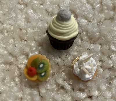 11.5'' fashion doll Dollhouse mini cupcakes lot 3 pc food dessert sweets EUC!!