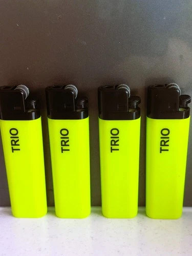 lighters lot of 4 Large slimline neon yellow disposable Normal flame - Picture 2 of 4