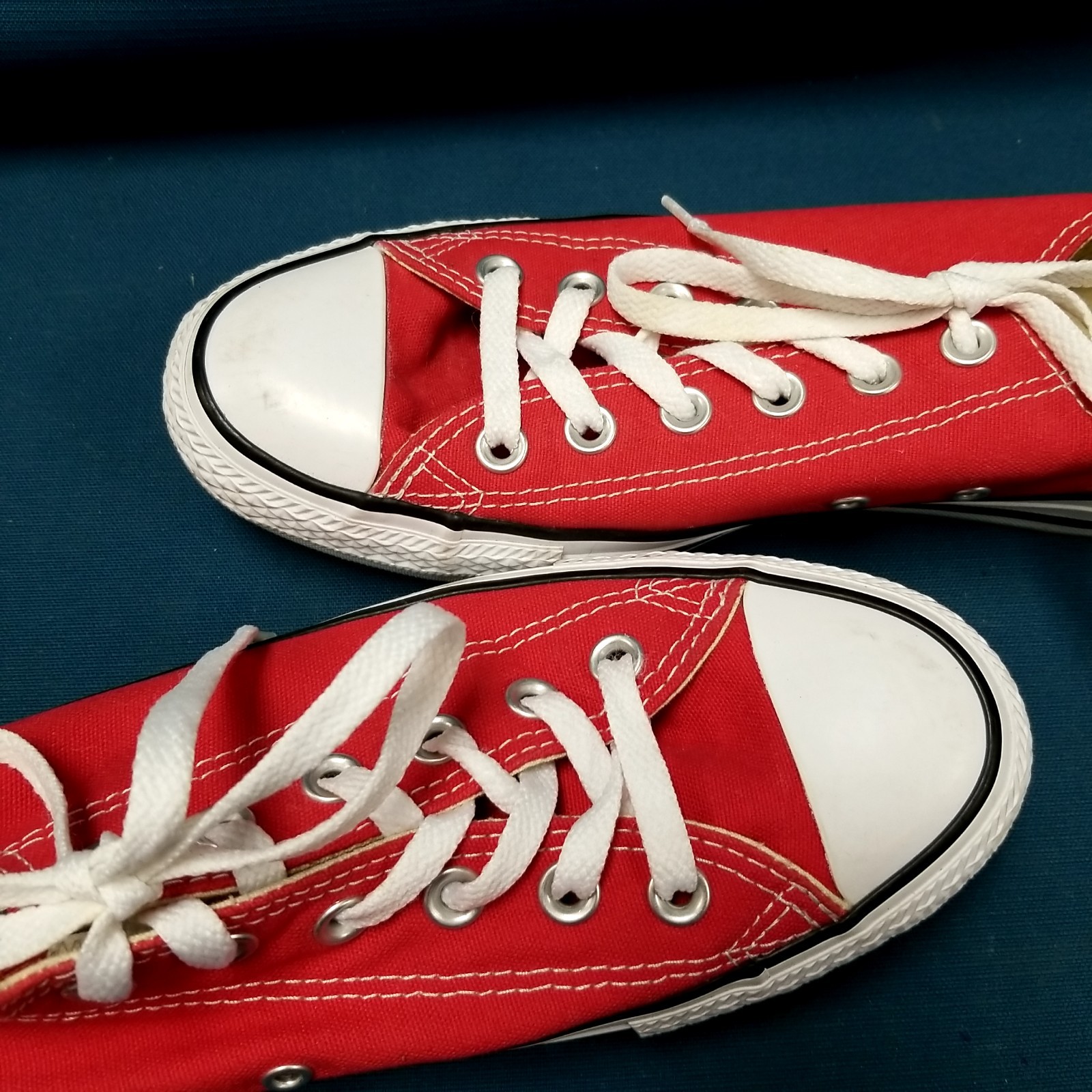 Converse All Star Low Red/White Lace Up Sneakers Women's Sz 9 GUC   thumbnail 5