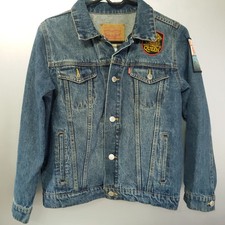 CUTE FUN GIRLS MEDIUM 10-12YRS LEVI STRAUSS BLUE DENIM JACKET WITH PATCHES.