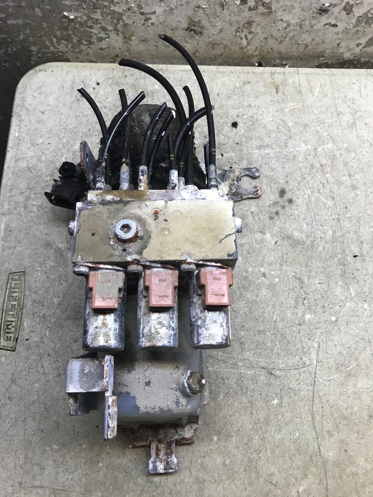 12 13 14 15 16 17 18 Bentley GTC Convertible Top Hydraulic Motor 3W7871789