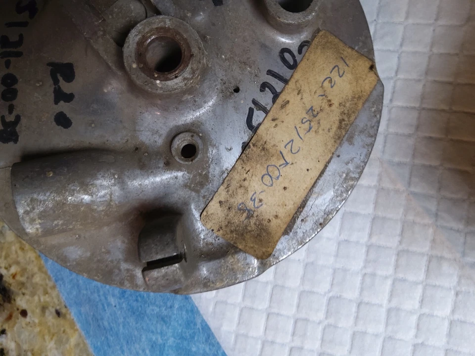 122-25121-02 YAMAHA HS 1 L5T YG 5 YL 1 2 67-71 PLACA DE RESPALDO FRENO DELANTERO R20 Foto 2 de 3