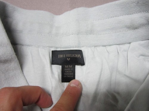 TRUE RELIGION WOMENS SEQUIN RUNNER SHORTS PALE AGAVE SILVER SHORTS SIZE MEDIUM - Picture 5 of 7